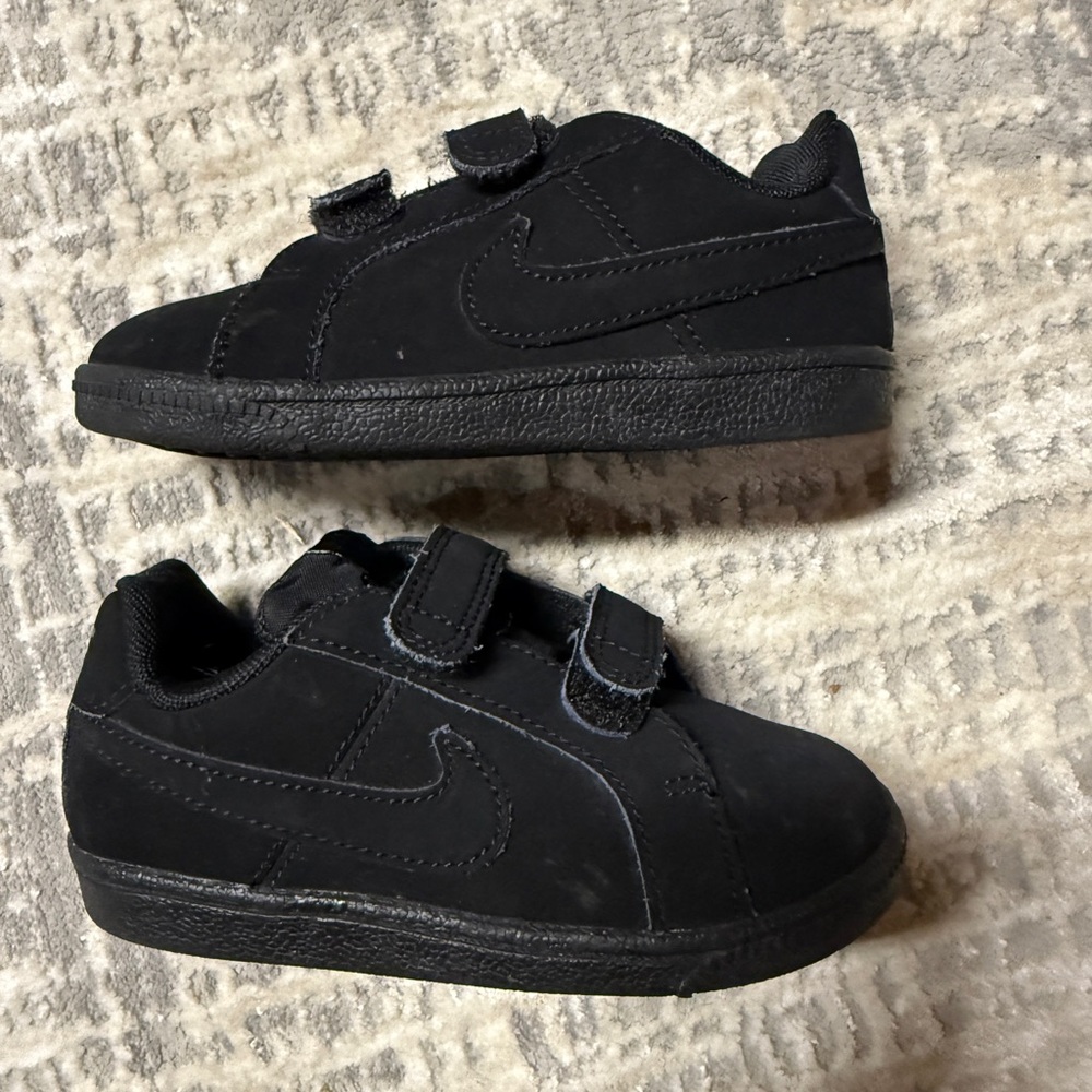 Nike Kids Black Velcro Sneakers